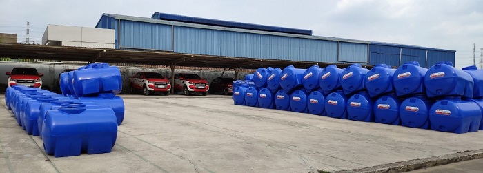 Bồn nhựa ngang 700L đặt trên mặt đỡ phẳng chắc