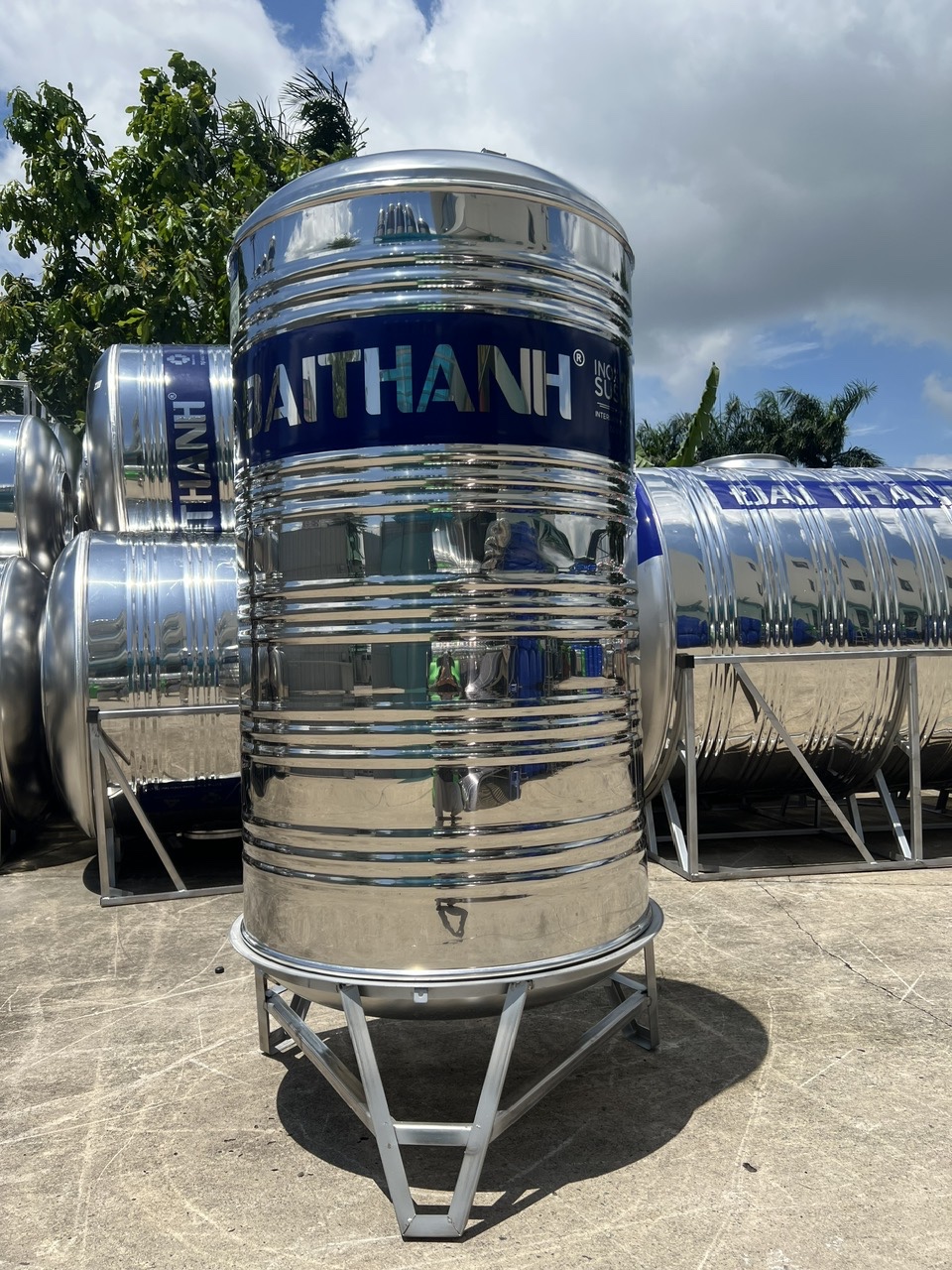 Những điều cần kiểm tra trước khi mua bồn inox 700L ngang