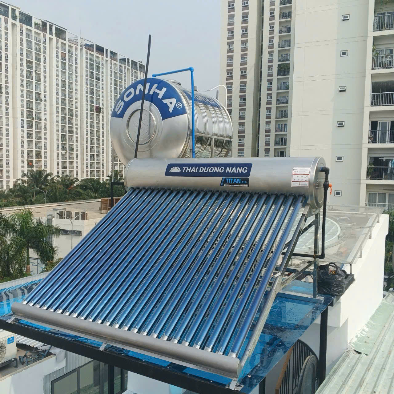 Bảng giá máy nước nóng năng lượng mặt trời 300 lít năm 2026