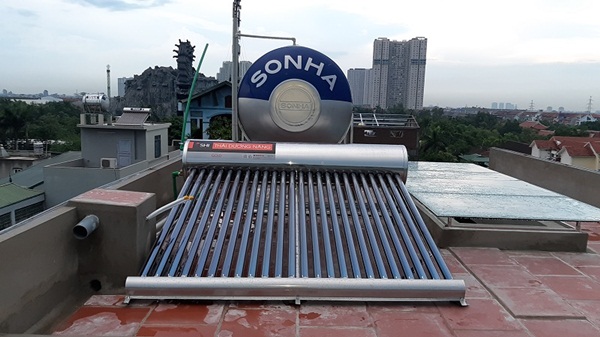 So sánh máy năng lượng mặt trời 300L 315L 320L 360L