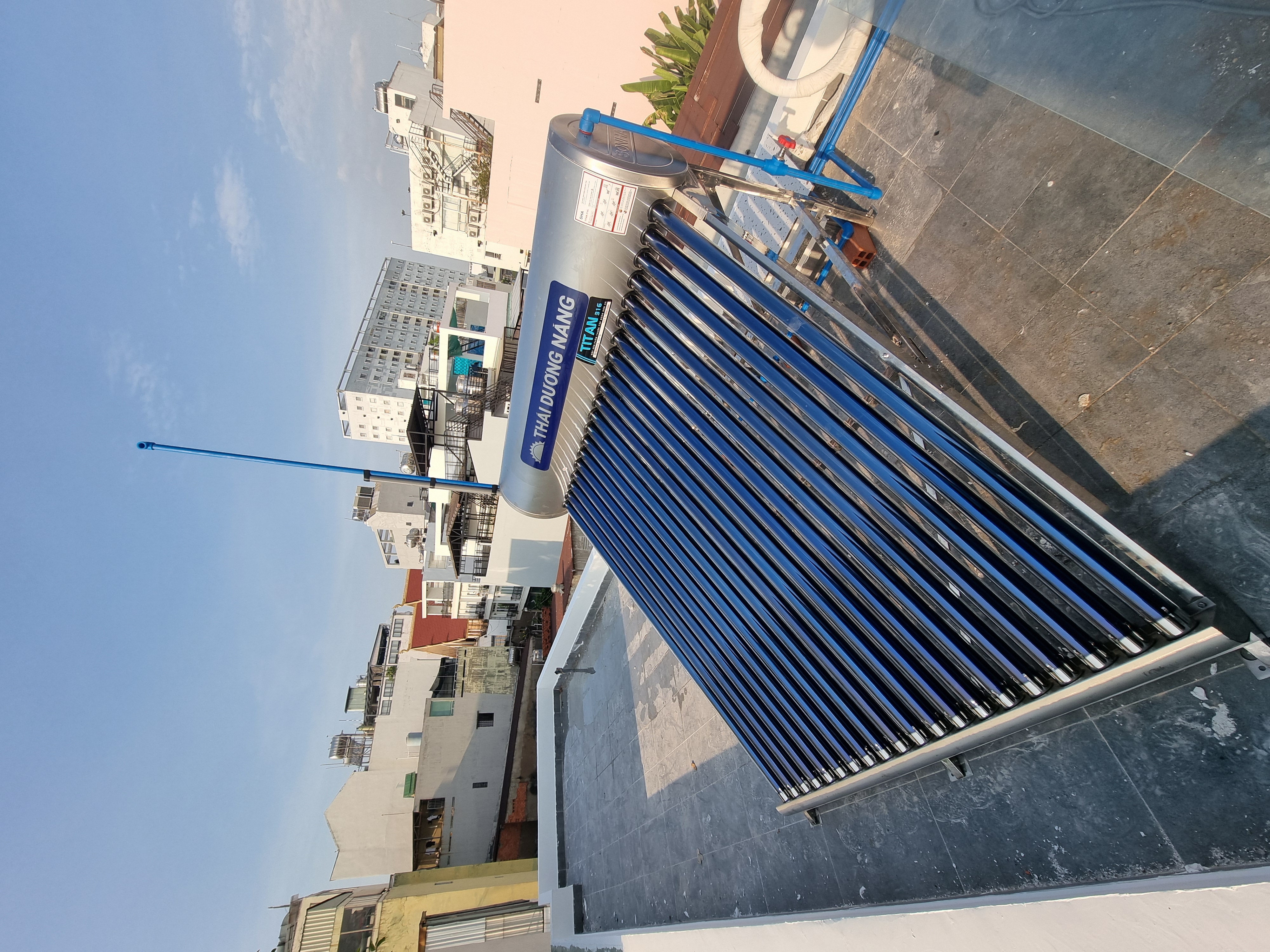 So sánh máy năng lượng mặt trời 280L 300L 315L 320L