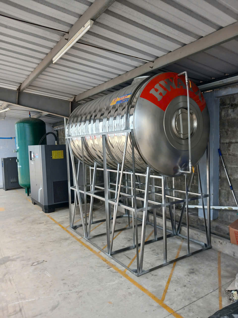 So sánh bồn inox 8000L ngang và đứng