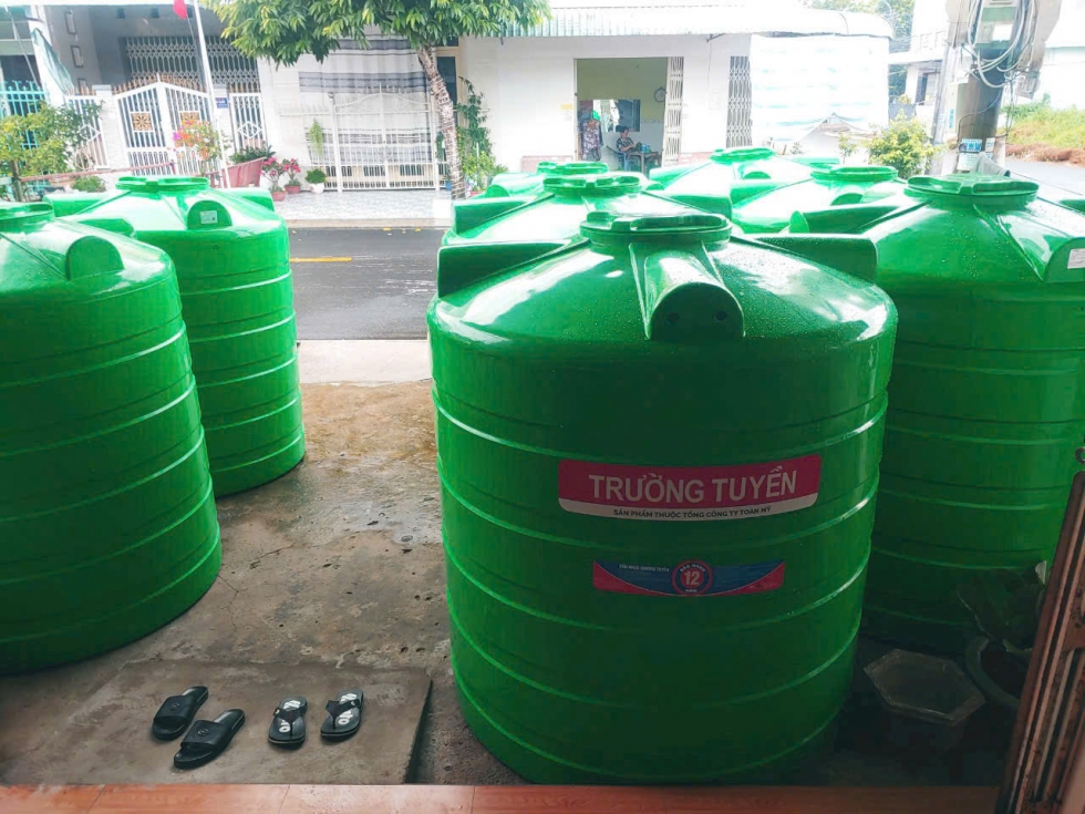 bon nuoc nhua toan my