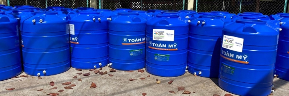 bon nuoc nhua toan my